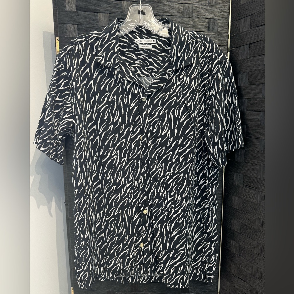 Zara Men’s Zebra Print Button Down - small